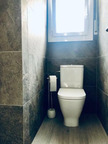 Magn�fica Casa Con Jard�n Y Barbacoa En Roses