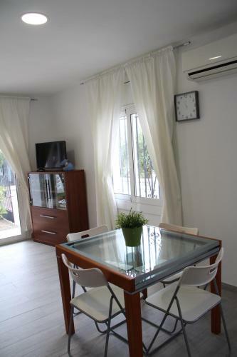 Magn�fica Casa Con Jard�n Y Barbacoa En Roses