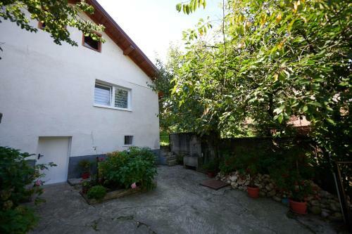 Lovely House Apartment