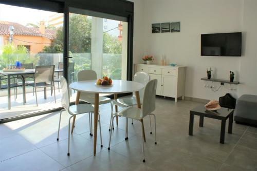 Apartamento Moderno Con Piscina Y Parking Cerca de La Playa