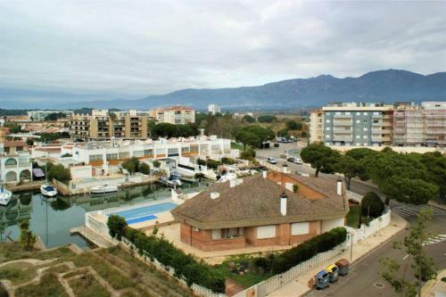 Apartamento En Roses Con Parking Y Piscina (5-7)
