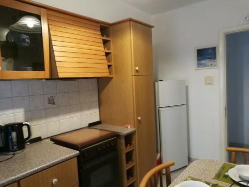 Village Corner 3 Bedroom Apartment With Garage