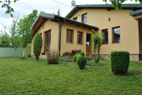 Holiday Home Mir