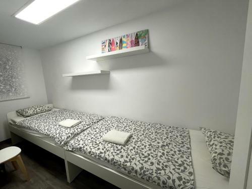 Sant Adria Beach Apartment Wi-fi Parking Free