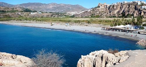 Apartamento Id�lico Piso A Pie de Playa, Con Calefacci�n Y Parking