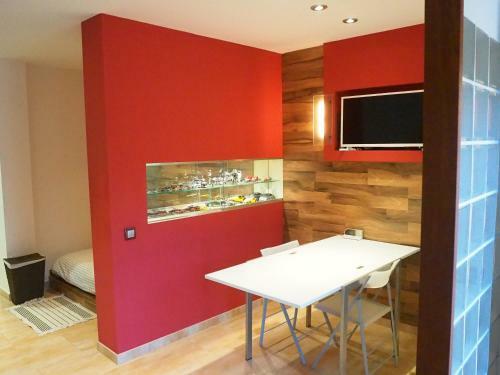 Apartamento Aislado Jard�n Y Piscina