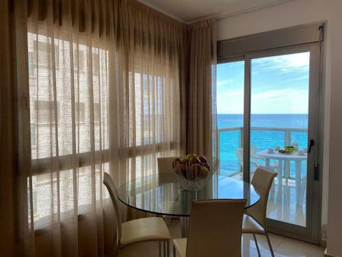 Magnificent Apartment With Stunning Sea Views