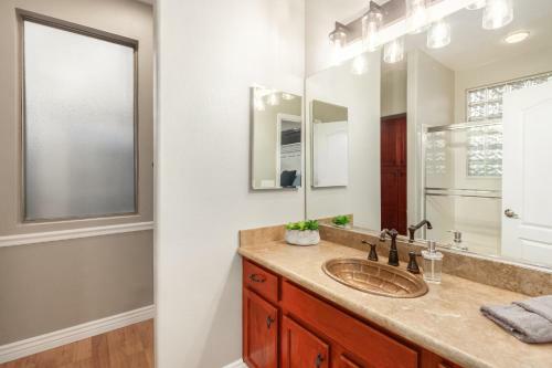 Awesome Chandler Home With Heated Pool! Home
