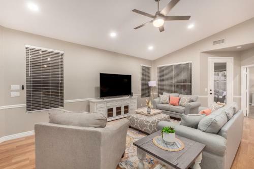 Awesome Chandler Home With Heated Pool! Home