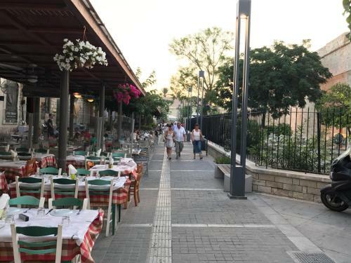 Bed & Breakfast Avgi's Home