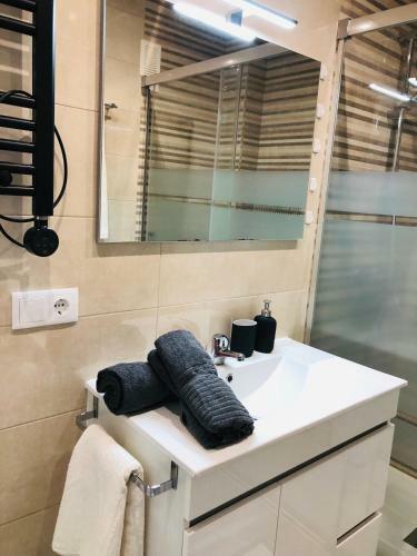 Precioso Apartamento Al Lado de El Corte Ingl�s