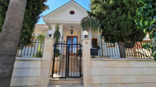 Limassol Villa By The Sea