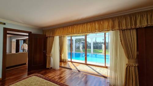 Limassol Villa By The Sea