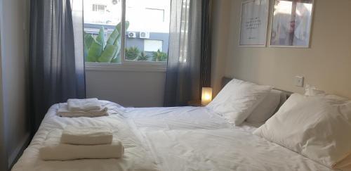 Lea Seafront Luxury Apartment (breakbooking-cy)
