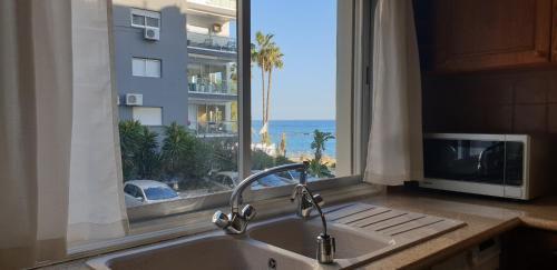 Lea Seafront Luxury Apartment (breakbooking-cy)