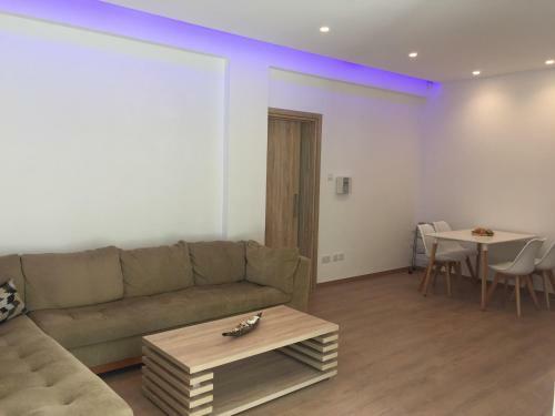 Modern 2 Bedroom Beach Apartment