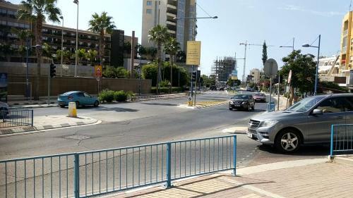 Fantastic 1 Bed Apartment Opposite 4 Seasons Limassol