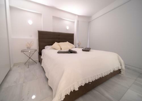 Luxurious Sea Front Three Bedroom Apartment