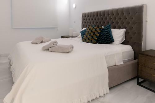 Luxurious Sea Front Three Bedroom Apartment