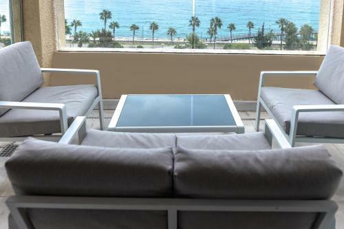 Luxurious Sea Front Three Bedroom Apartment
