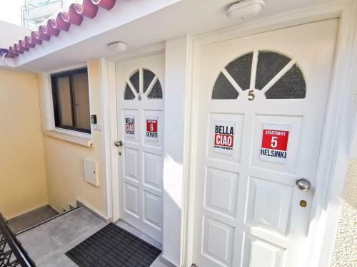 Bella Ciao Beach Apartments