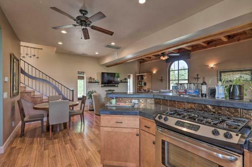 Main Home And Casita With Rooftop Deck And Patio