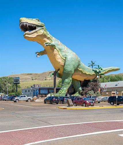 Raptor Retreat L Downtown L Big Dinosaur L Games