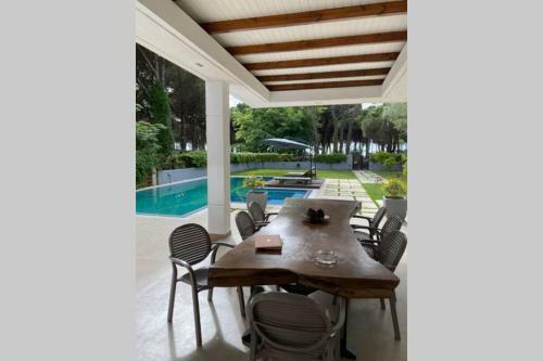 Beachfront Villa With Private Pool By Monika Experiences