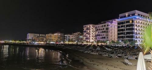 Luxury Beach Apartment In Qerret