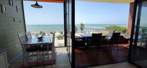 Luxury Beach Apartment In Qerret