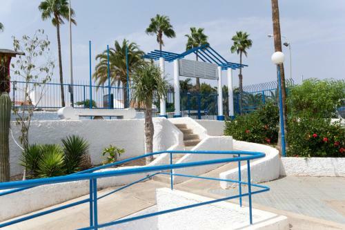 Bungalow With Terrace Near The Beach