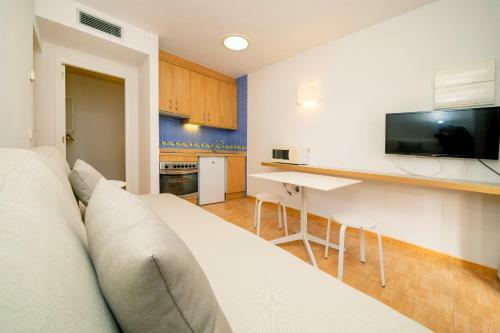 Ses Eufabietes Apartments & Restaurant