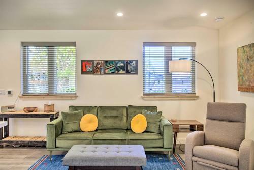 Old Town Cottonwood Cottage With Mod Interior!
