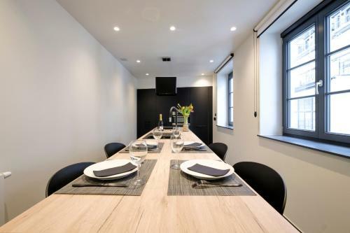 Fabulous Apartments In Ch�telain Area