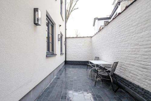 Fabulous Apartments In Ch�telain Area