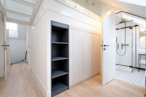 Fabulous Apartments In Ch�telain Area