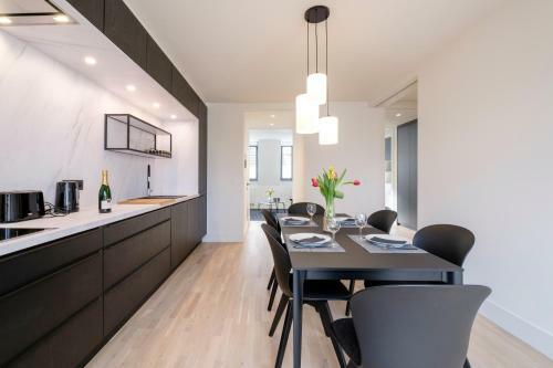 Fabulous Apartments In Ch�telain Area