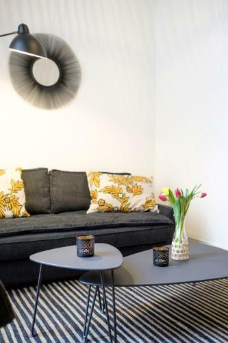 Fabulous Apartments In Ch�telain Area