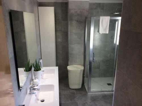 Las Lagunas - No Se Admite Jovenes