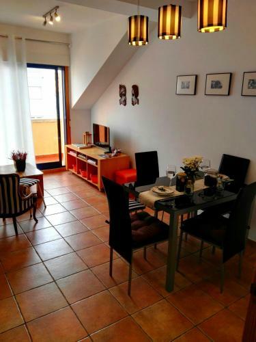 Apartamento Atico Con Terraza Vistas Urbano A 100m.playa