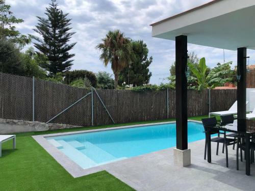 Casa Con Piscina Privada En Sitges