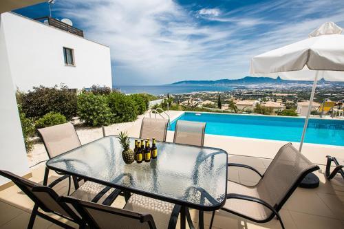 Luxury 3 Bedroom Villa With Private Pool, Paphos Villa 1262