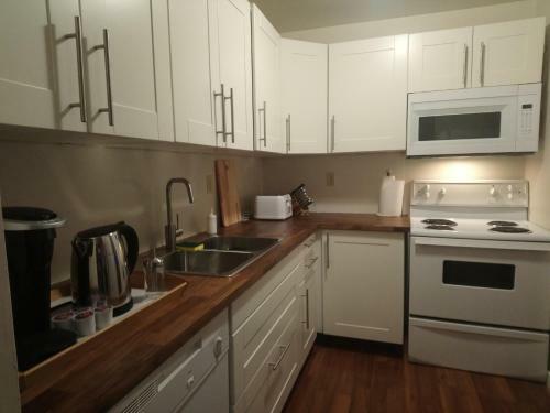 Apartamento Newly Renovated 2 Bed/bath In Downtown Ug Parking