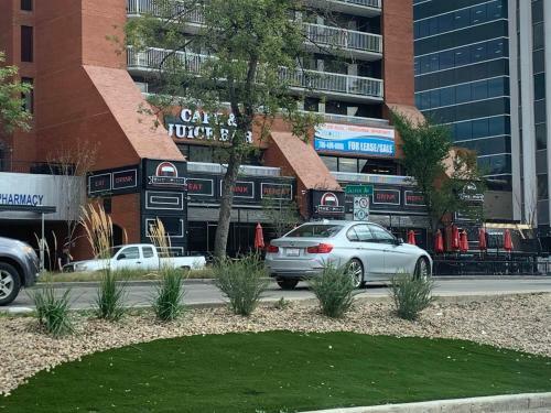 Apartamento Newly Renovated 2 Bed/bath In Downtown Ug Parking
