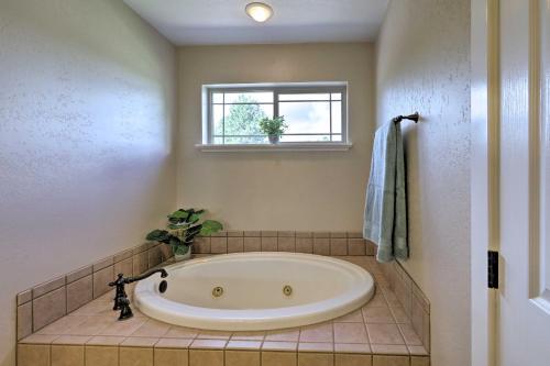 Elegant Flagstaff Home With Hiking Trail Access