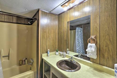 Cozy Cabin Retreat With On-site Trail Access!