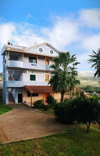 Hostal Vila Mehmeti