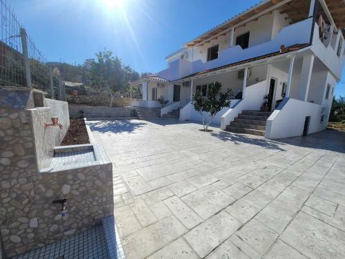 Hostal Guesthouse Veliaj