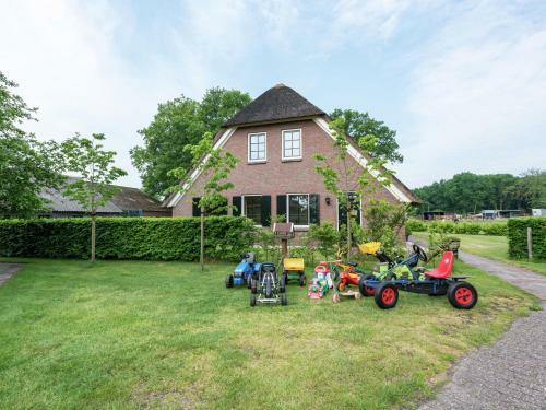 Luxurious Farmhouse With Garden In Rheeze
