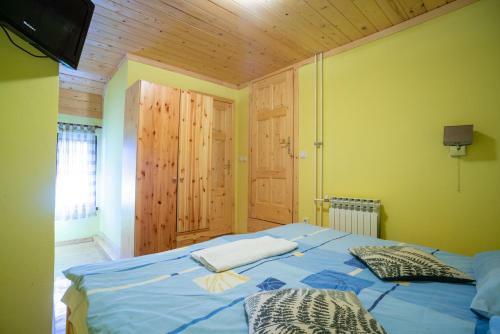 Apartments And Rooms Planinska Idila